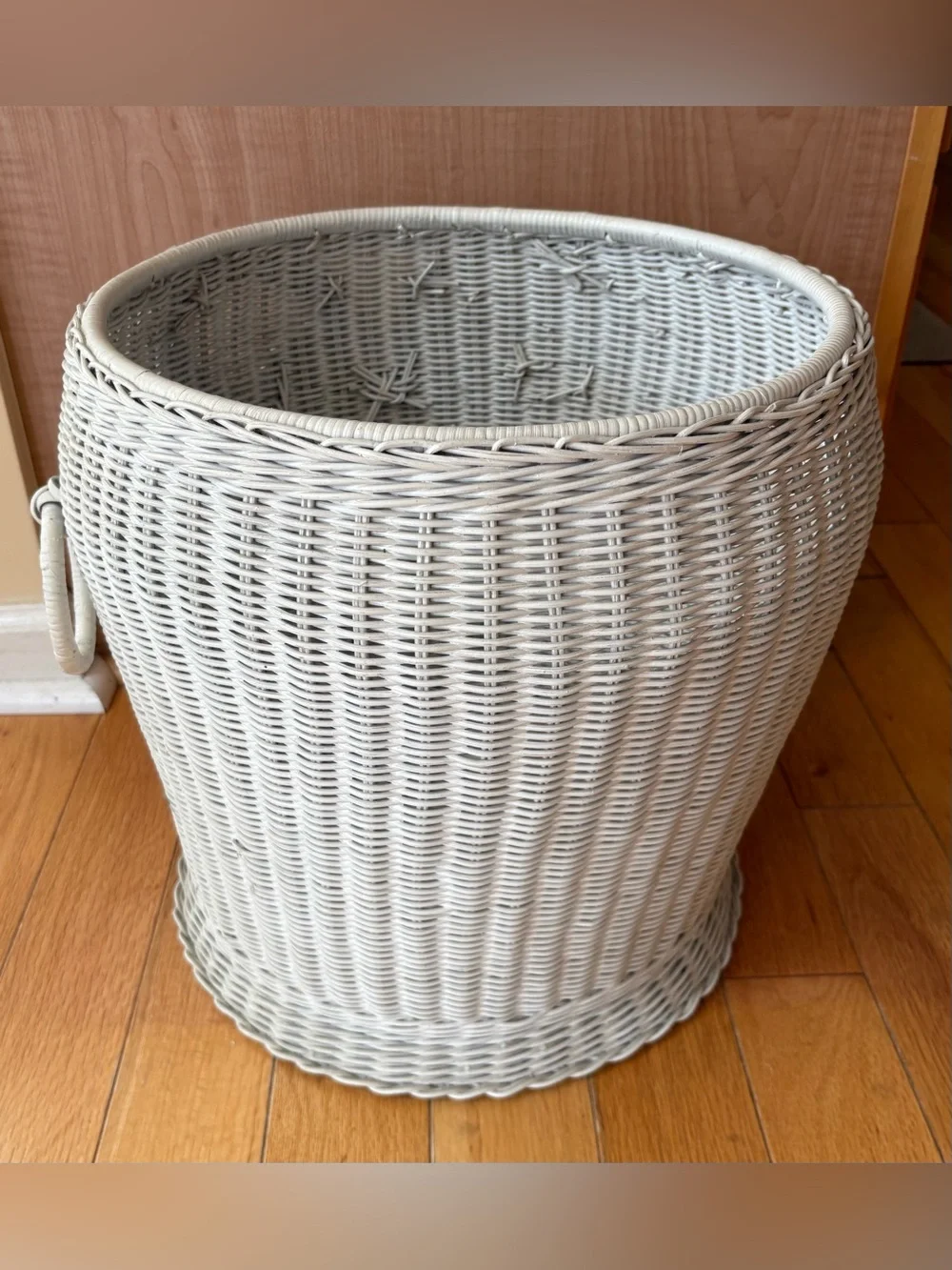 Vintage Style White Wicker Owl Basket / Toy Storage/Hamper/ Planter Basket 15”